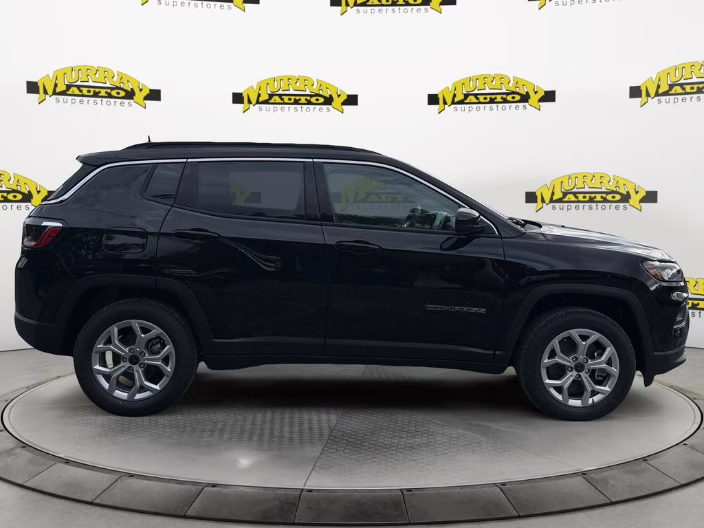2026 Diamond Black Crystal Pearlcoat Jeep Compass Latitude 4X4 SUV