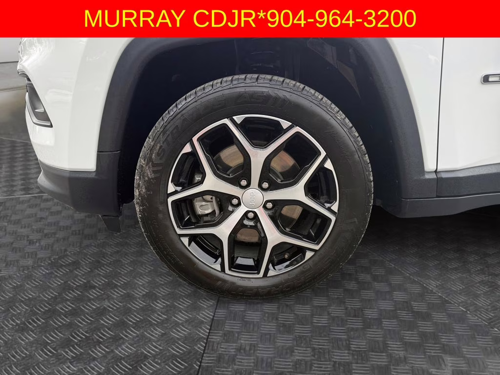 2024 Bright White Clearcoat Jeep Compass Latitude 4X4 SUV