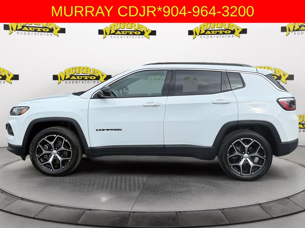 2024 Bright White Clearcoat Jeep Compass Latitude 4X4 SUV