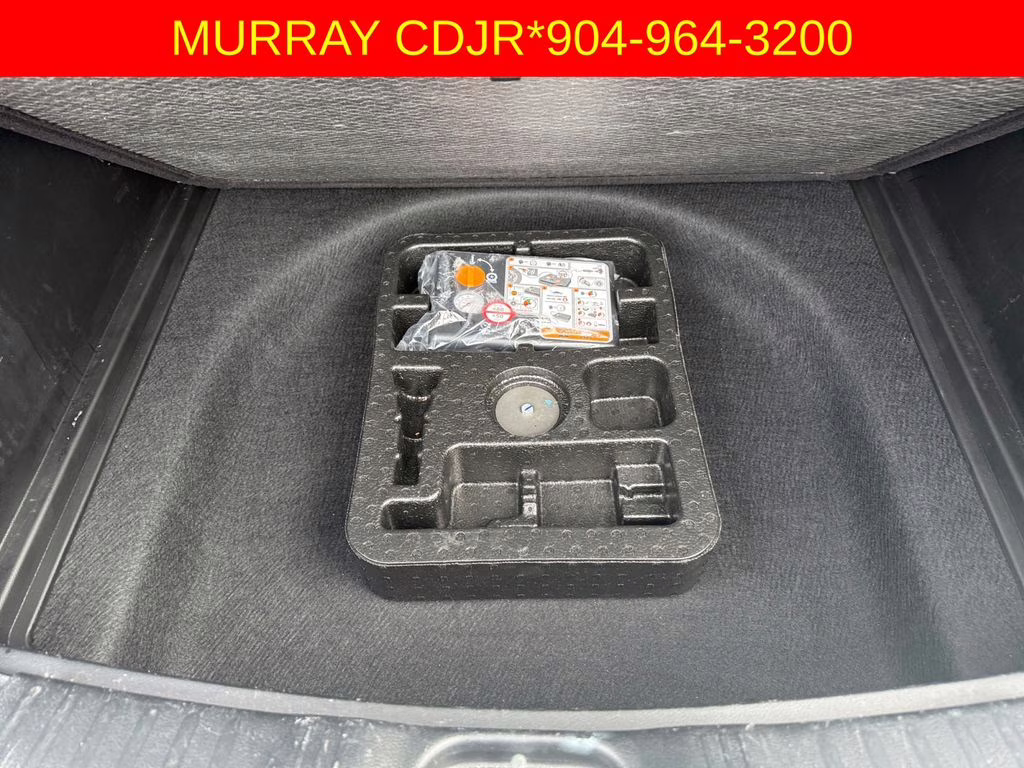 2024 Bright White Clearcoat Jeep Compass Latitude 4X4 SUV