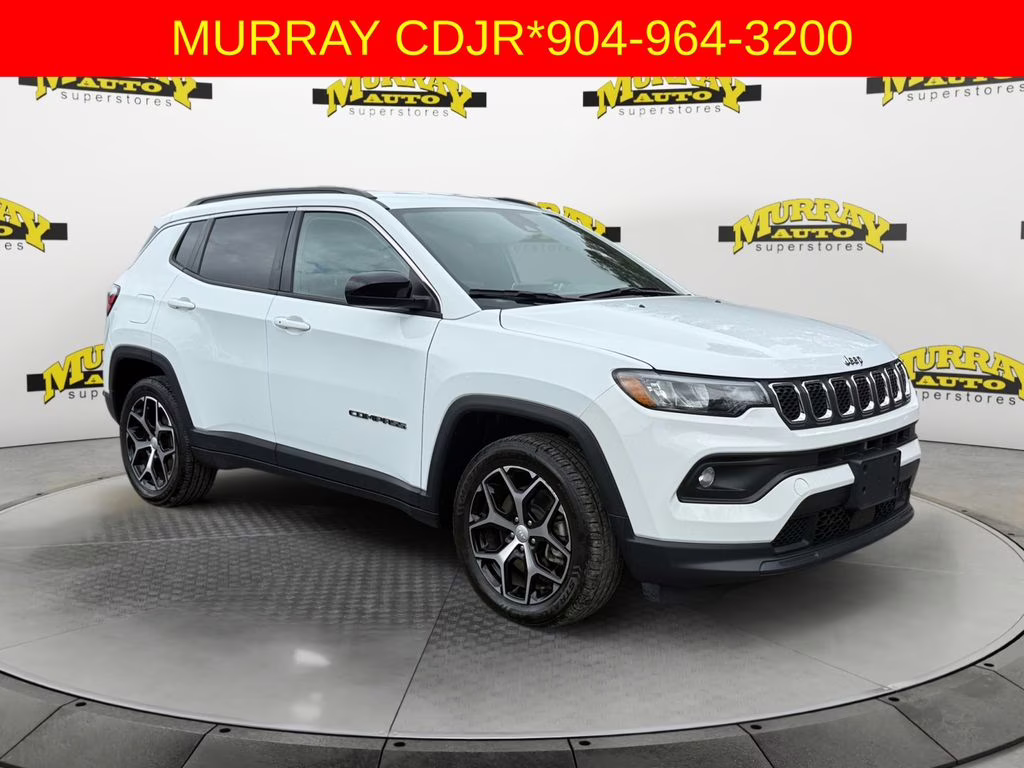 2024 Bright White Clearcoat Jeep Compass Latitude 4X4 SUV