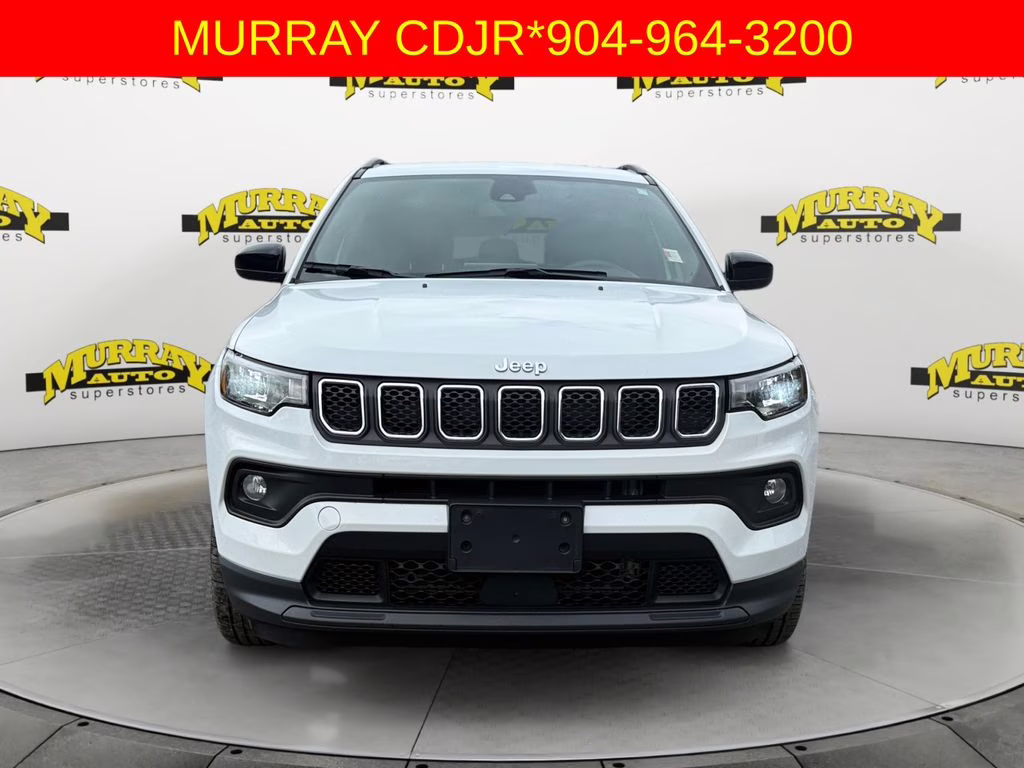 2024 Bright White Clearcoat Jeep Compass Latitude 4X4 SUV
