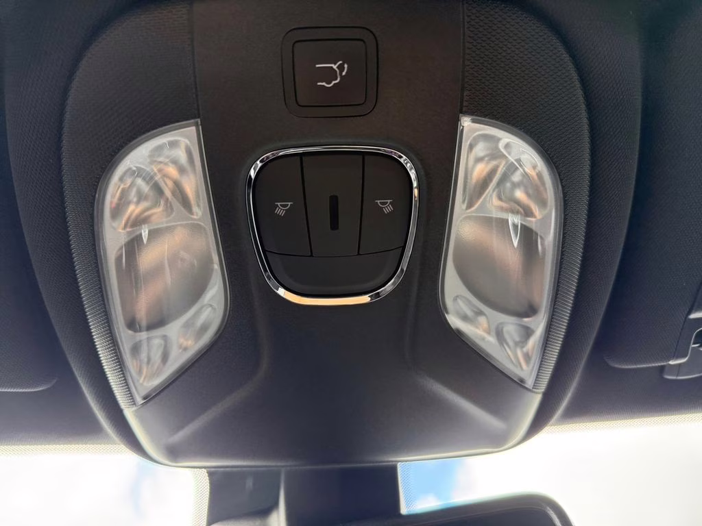 2026 Bright White Clearcoat Jeep Compass Latitude 4X4 SUV