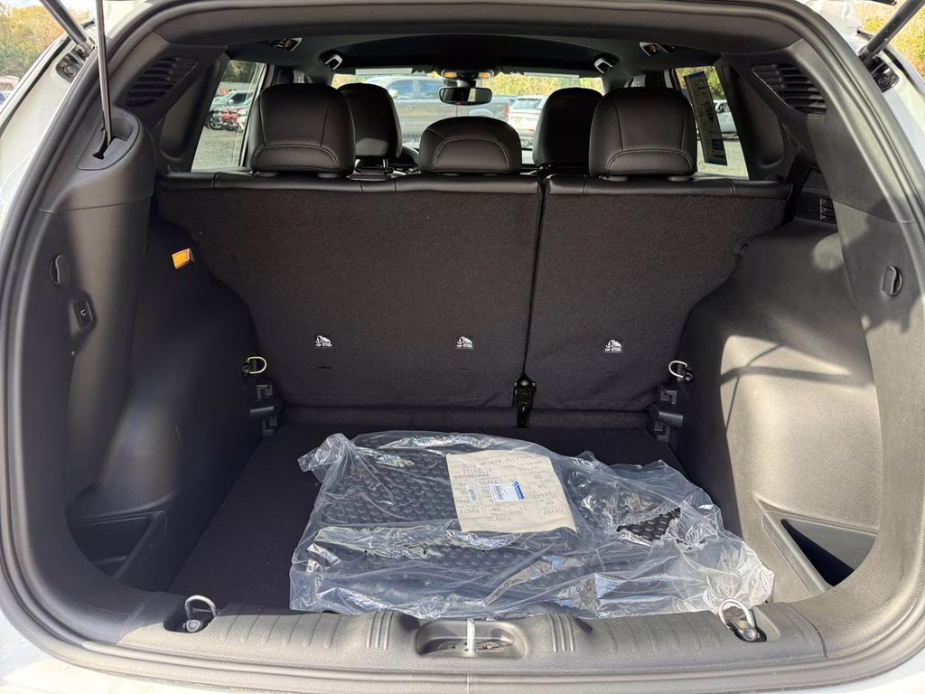 2026 Bright White Clearcoat Jeep Compass Latitude 4X4 SUV