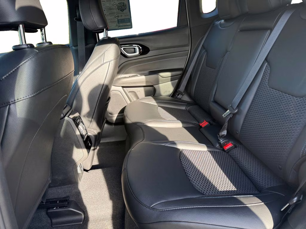 2026 Bright White Clearcoat Jeep Compass Latitude 4X4 SUV