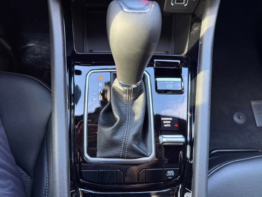 2026 Bright White Clearcoat Jeep Compass Latitude 4X4 SUV