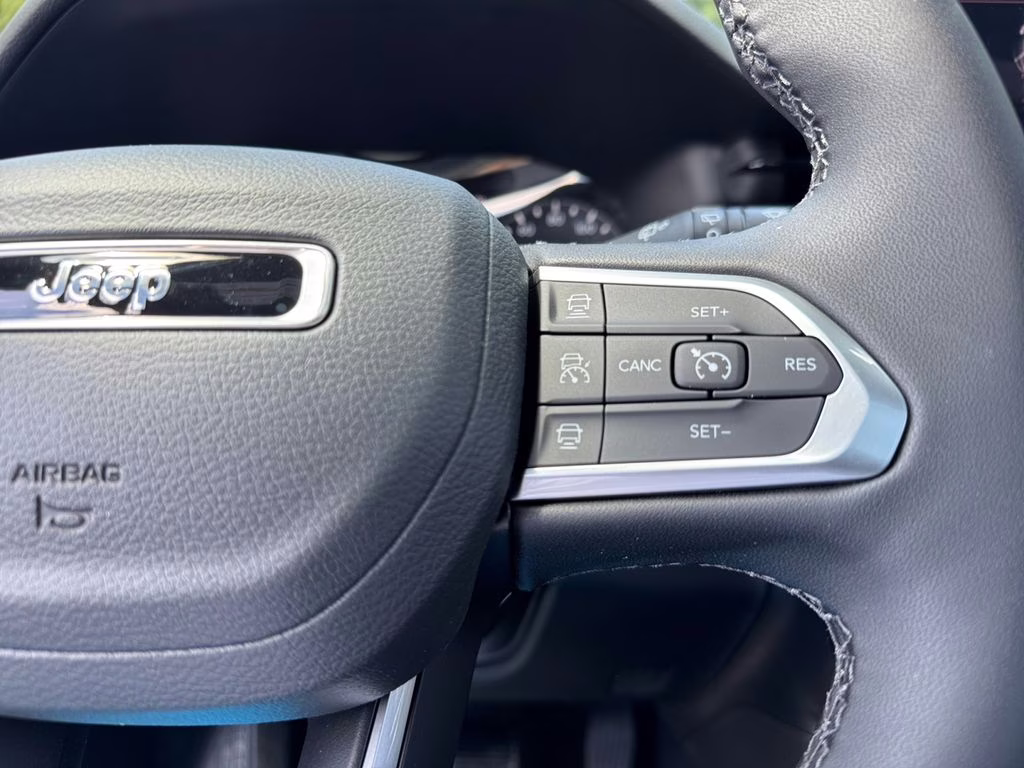 2025 Hydro Blue Pearlcoat Jeep Compass Limited 4X4 SUV