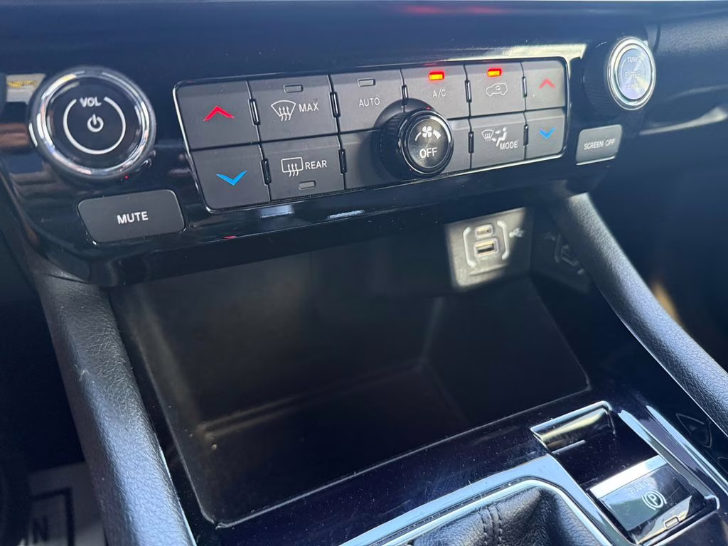 2023 Bright White Clearcoat Jeep Compass High Altitude 4X4 SUV