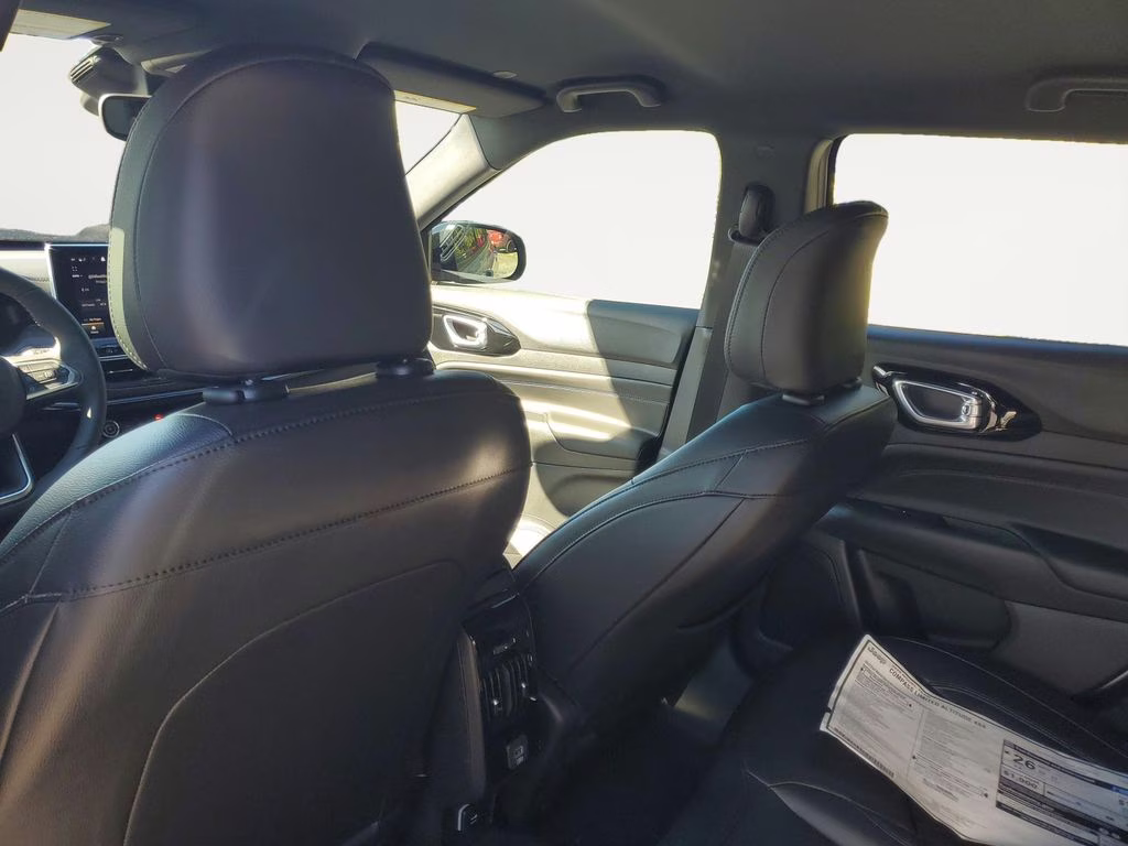 2026 Silver Zynith Metallic Clearcoat Jeep Compass Limited 4X4 SUV