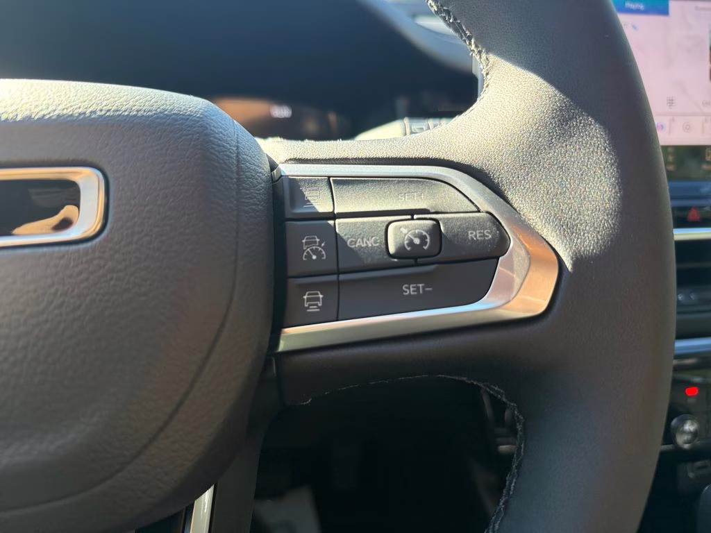 2026 Bright White Clearcoat Jeep Compass Limited 4X4 SUV