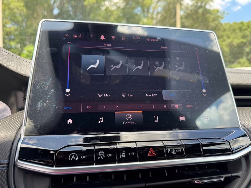 2025 Diamond Black Crystal Pearlcoat Jeep Compass Limited 4X4 SUV