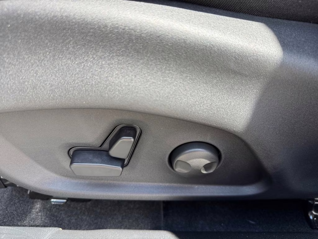 2025 Diamond Black Crystal Pearlcoat Jeep Compass Limited 4X4 SUV