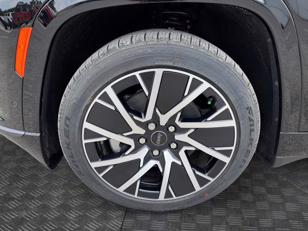 2025 Diamond Black Crystal Pearlcoat Jeep Wagoneer S Limited 4X4 SUV