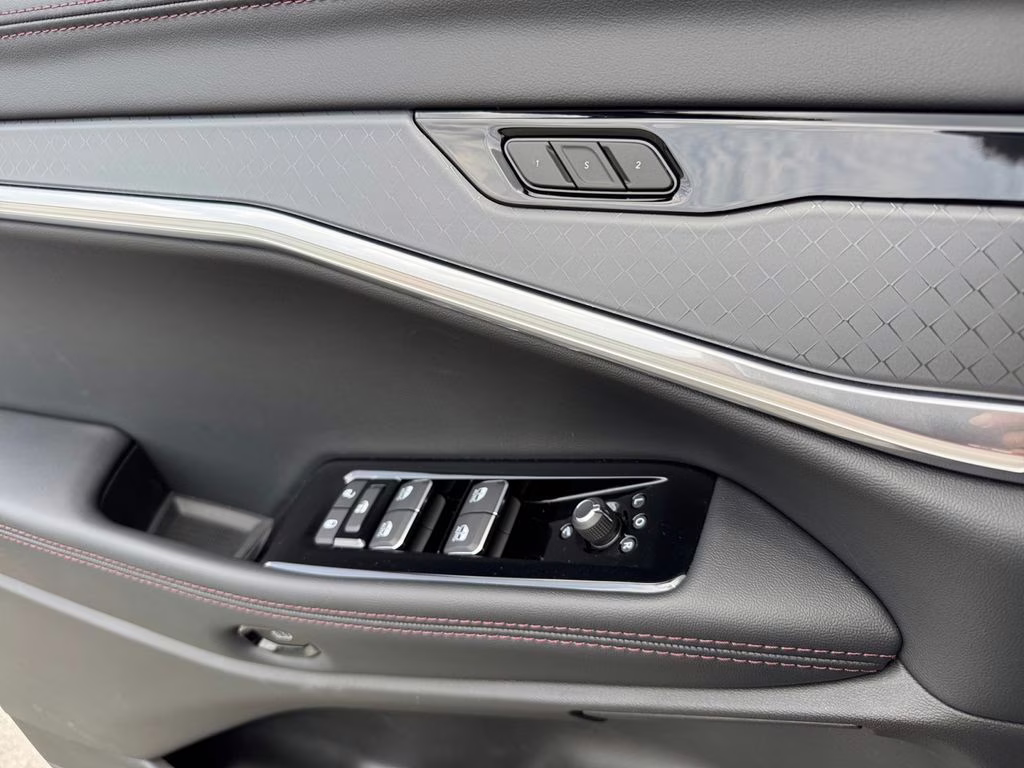 2025 Diamond Black Crystal Pearlcoat Jeep Wagoneer S Limited 4X4 SUV