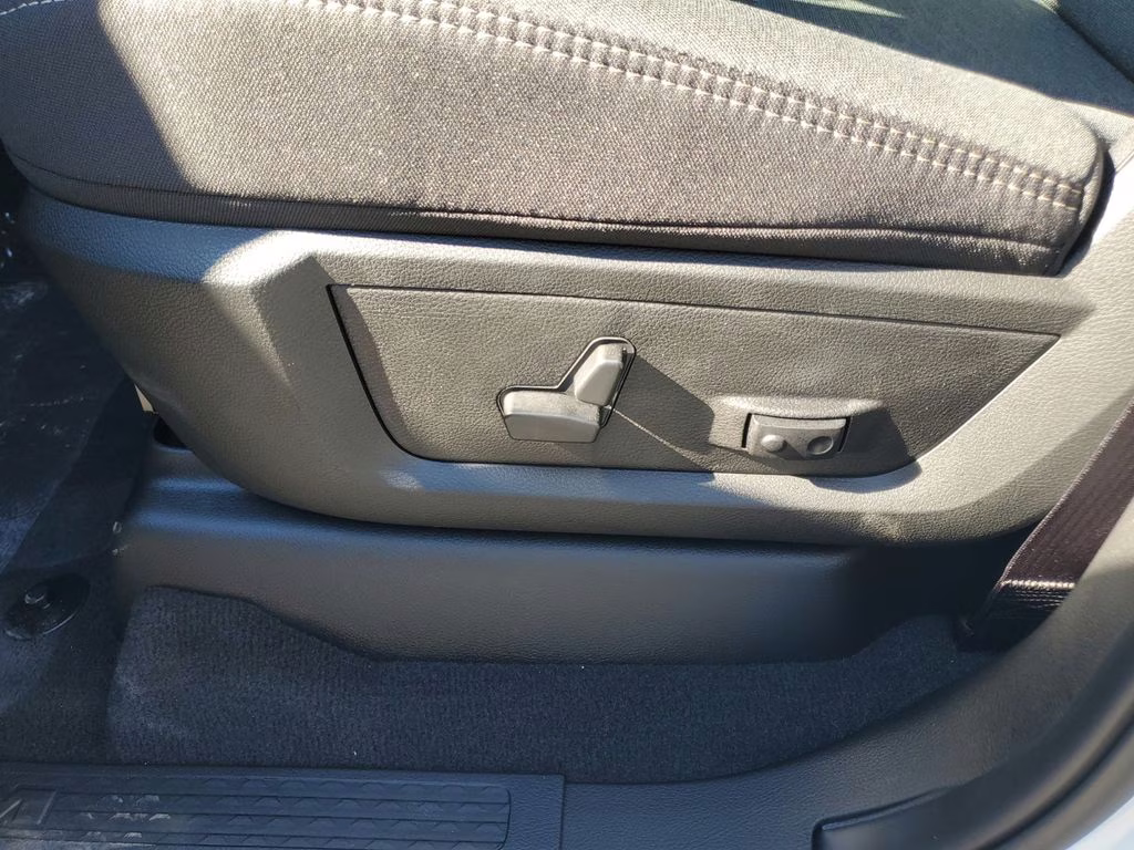 2026 Bright White Clearcoat Ram 3500 Big Horn 4X4 Truck