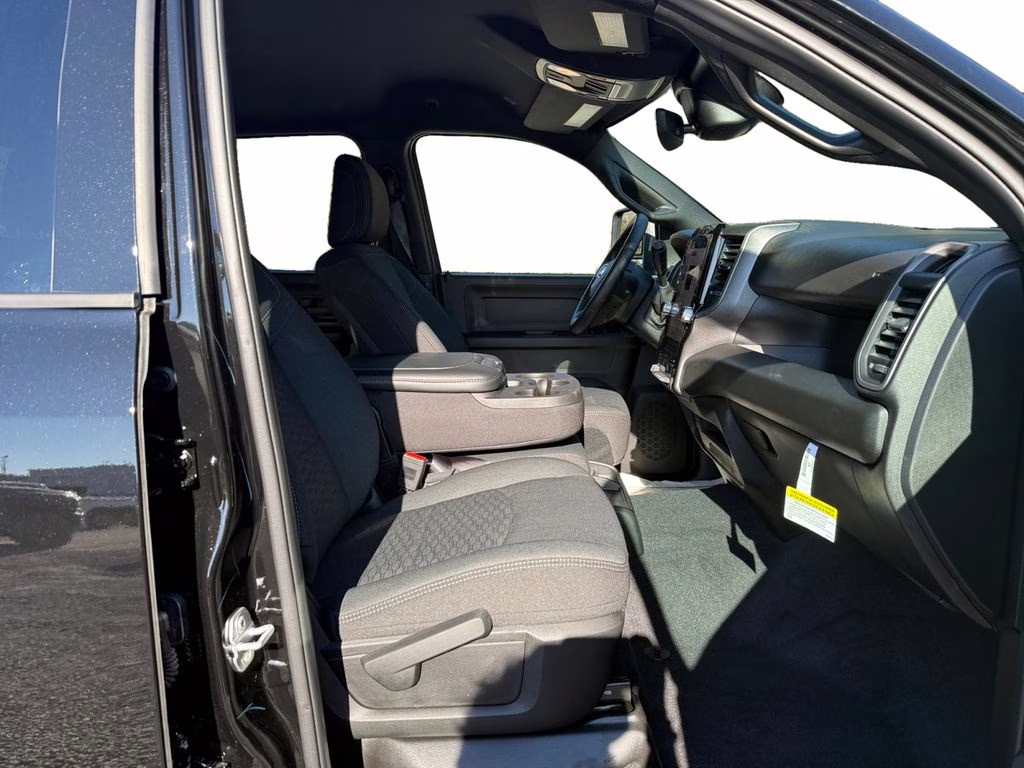 2026 Diamond Black Crystal Pearlcoat Ram 2500 Tradesman 4X4 Truck