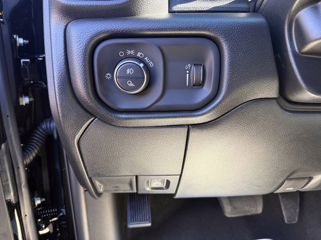 2026 Diamond Black Crystal Pearlcoat Ram 2500 Tradesman 4X4 Truck