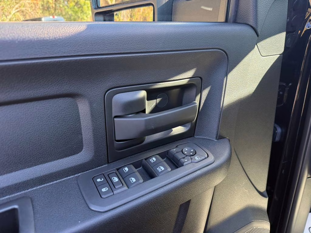 2026 Diamond Black Crystal Pearlcoat Ram 2500 Tradesman 4X4 Truck