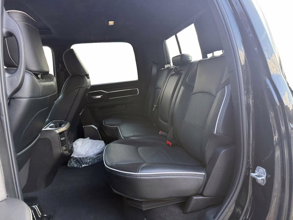 2025 Diamond Black Crystal Pearlcoat Ram 2500 Laramie 4X4 Truck