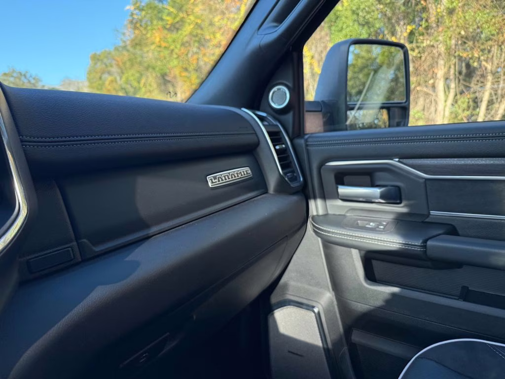 2025 Diamond Black Crystal Pearlcoat Ram 2500 Laramie 4X4 Truck