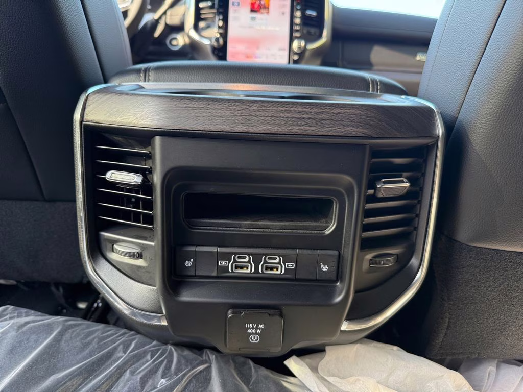 2025 Diamond Black Crystal Pearlcoat Ram 2500 Laramie 4X4 Truck