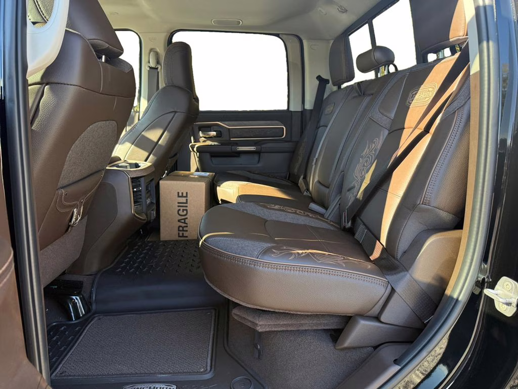 2025 Diamond Black Crystal Pearlcoat Ram 2500 Limited 4X4 Truck