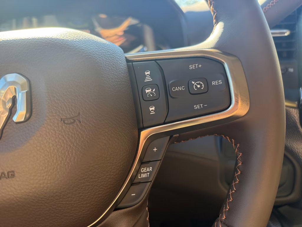 2025 Diamond Black Crystal Pearlcoat Ram 2500 Limited 4X4 Truck