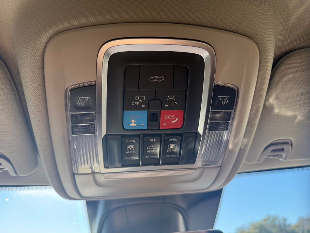 2025 Diamond Black Crystal Pearlcoat Ram 2500 Limited 4X4 Truck