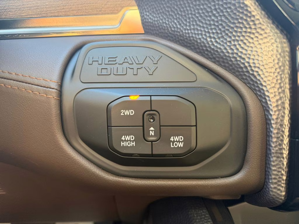 2025 Diamond Black Crystal Pearlcoat Ram 2500 Limited 4X4 Truck