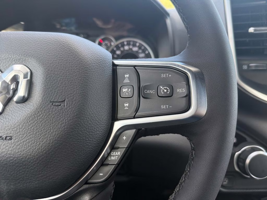 2026 Diamond Black Crystal Pearlcoat Ram 1500 Big Horn/Lone Star RWD Truck