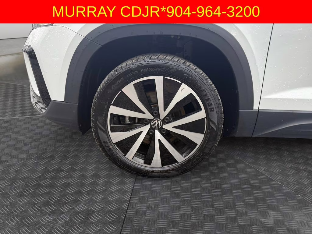 2024 Pure White Volkswagen Taos 1.5T SE FWD SUV