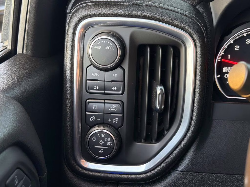 2021 Oxford Brown Metallic Chevrolet Silverado 1500 LT Trail Boss 4X4 Truck