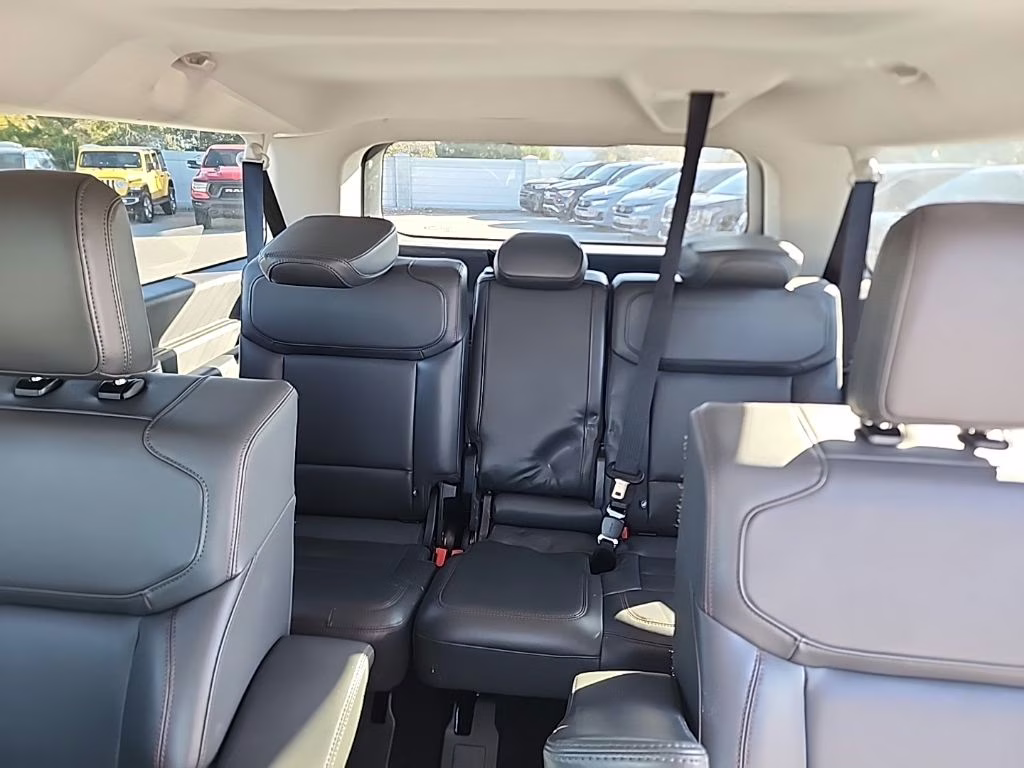 2025 Black Metallic Ford Expedition Max Active 4X4 SUV