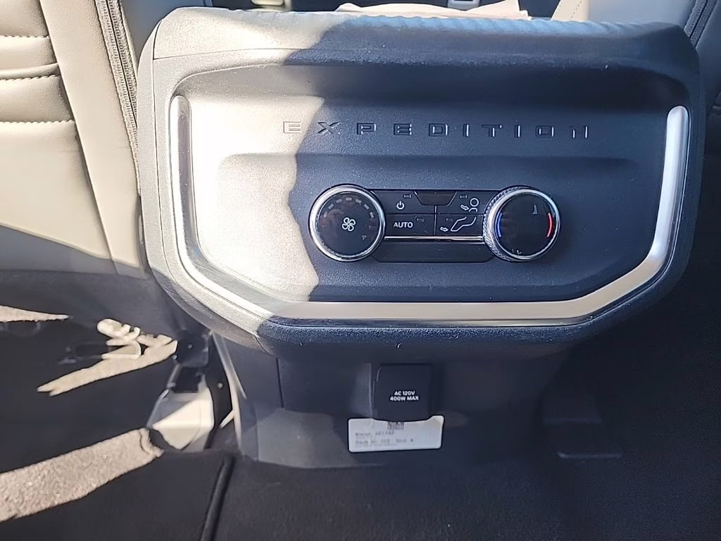 2025 Black Metallic Ford Expedition Max Active 4X4 SUV