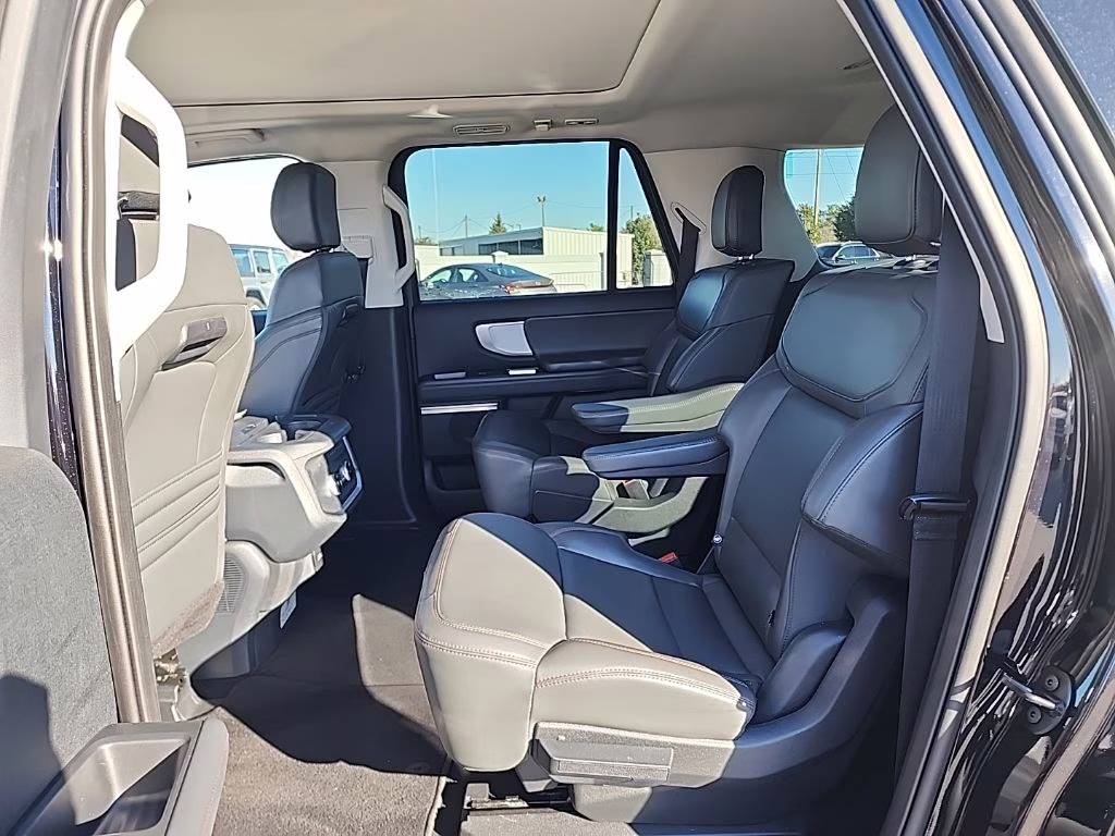 2025 Black Metallic Ford Expedition Max Active 4X4 SUV