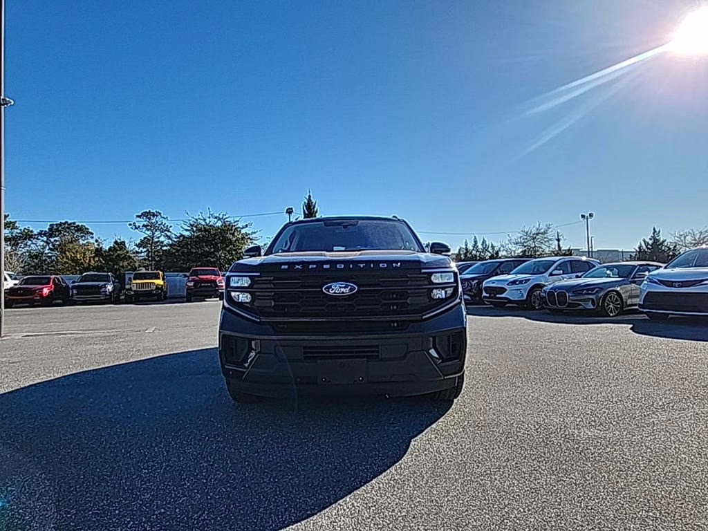 2025 Black Metallic Ford Expedition Max Active 4X4 SUV