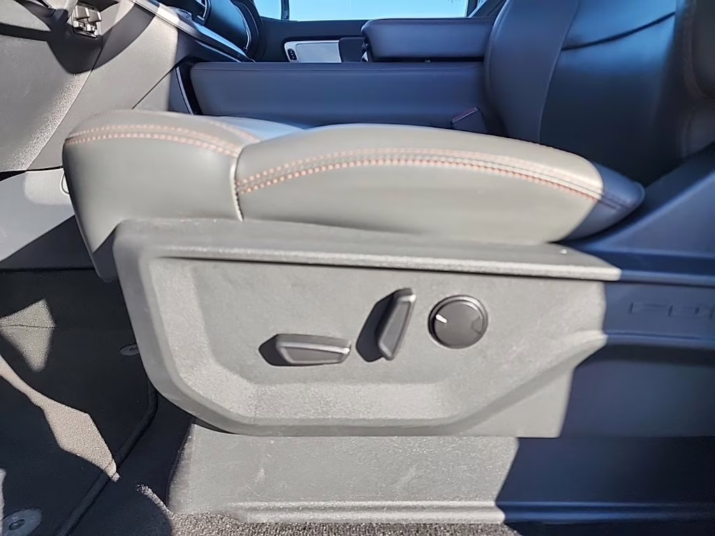 2025 Black Metallic Ford Expedition Max Active 4X4 SUV