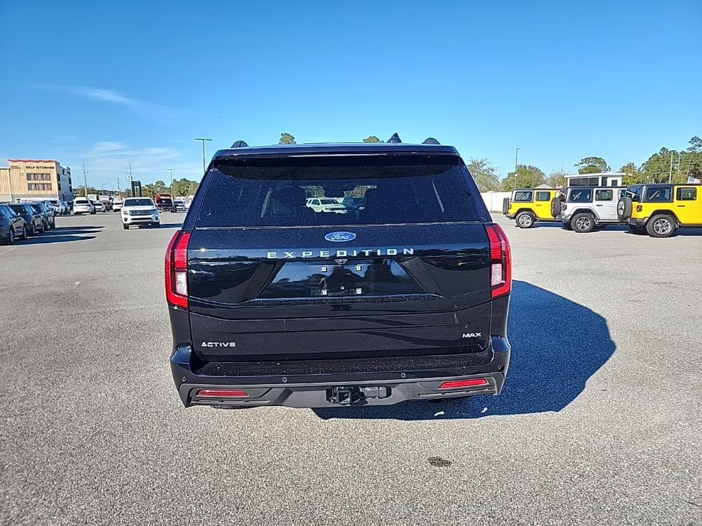 2025 Black Metallic Ford Expedition Max Active 4X4 SUV