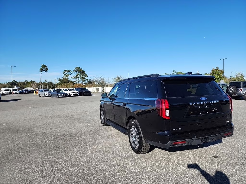 2025 Black Metallic Ford Expedition Max Active 4X4 SUV