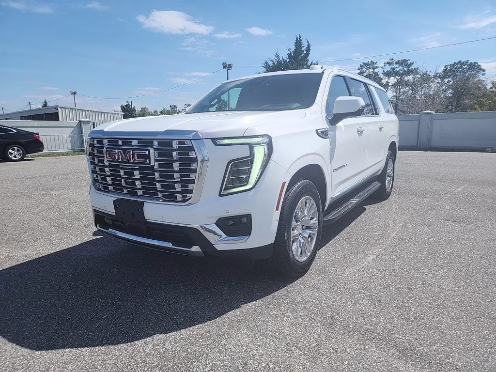 2025 GMC Yukon Denali AWD's photo