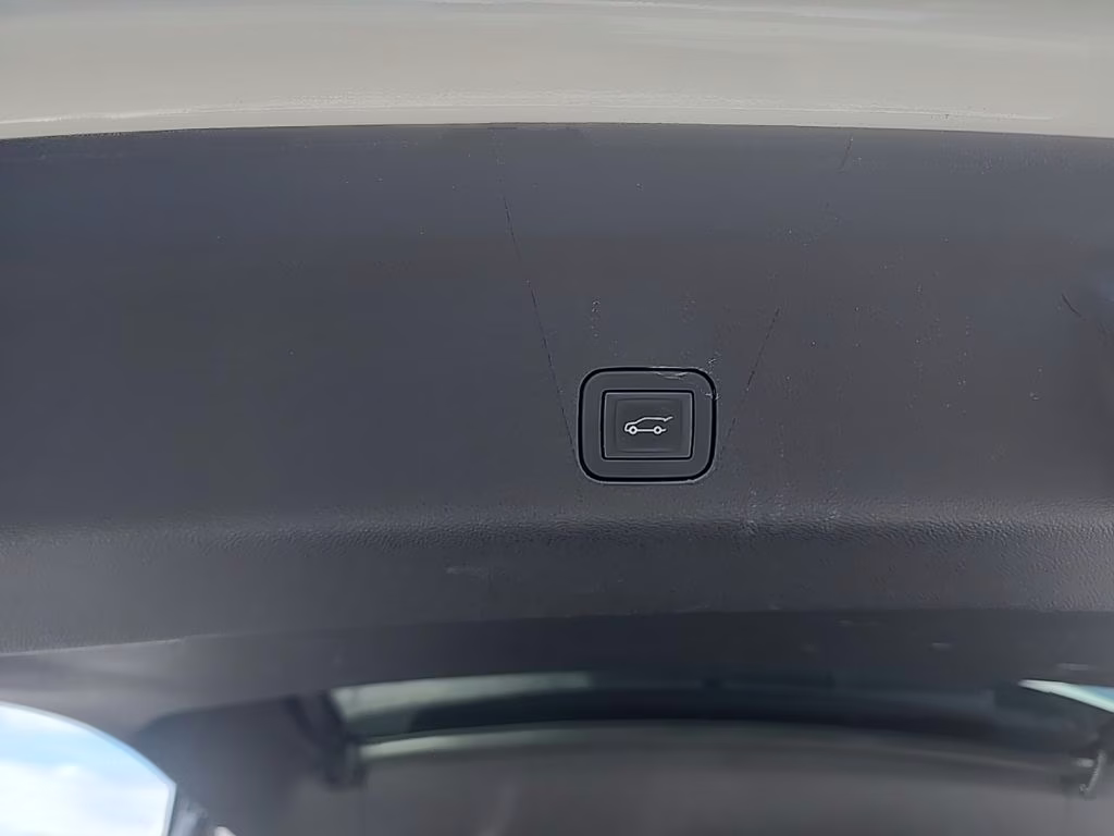 2025 Summit White GMC Yukon XL Denali 4X4 SUV