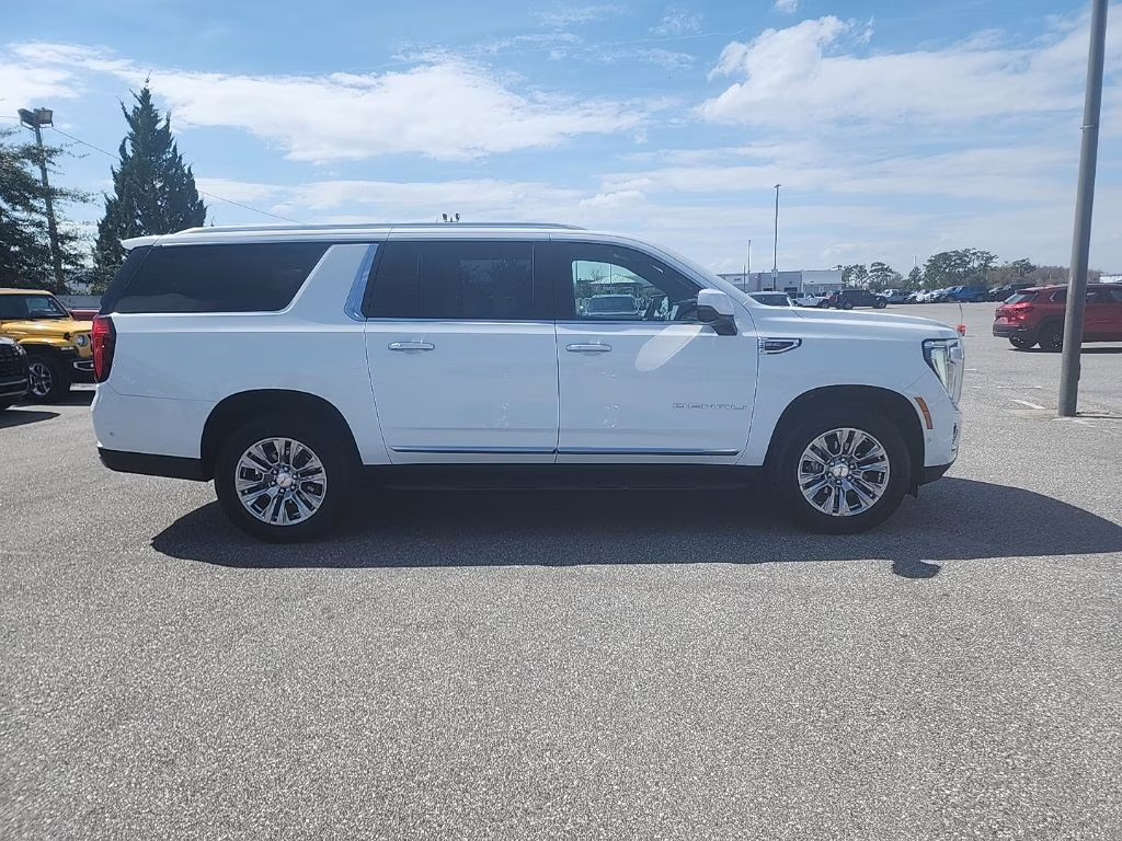 2025 Summit White GMC Yukon XL Denali 4X4 SUV