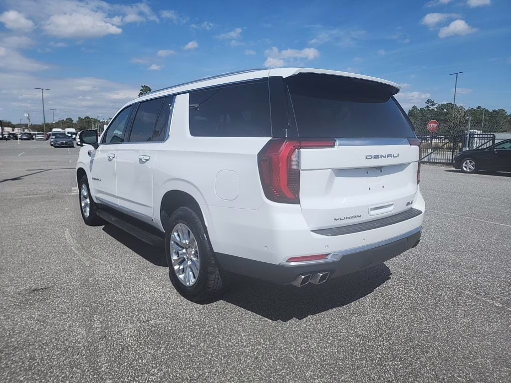 2025 Summit White GMC Yukon XL Denali 4X4 SUV