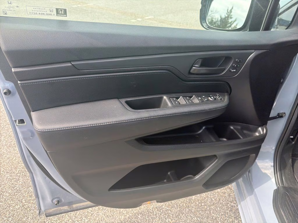 2025 White Honda Odyssey Sport-L FWD Van
