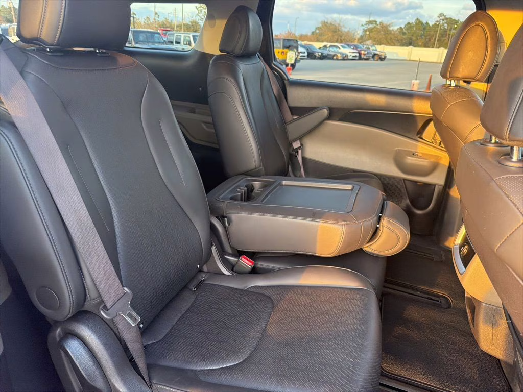 2025 Panthera Metal Kia Carnival LXS FWD Van