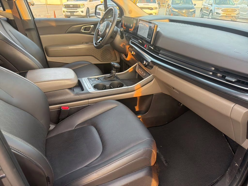 2025 Panthera Metal Kia Carnival LXS FWD Van