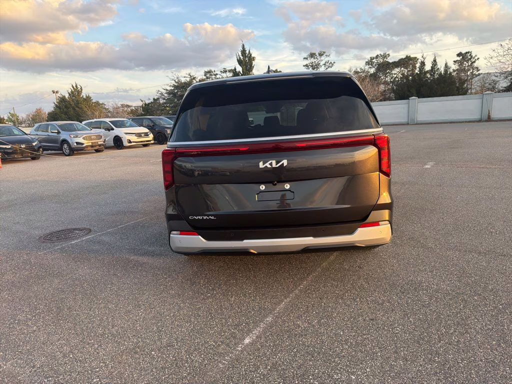 2025 Panthera Metal Kia Carnival LXS FWD Van