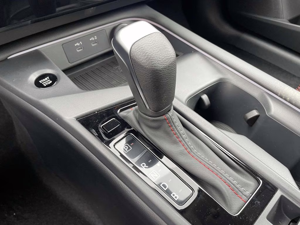 2026 Bluestone Pearl/Super Blk Nissan Sentra SR FWD Sedan