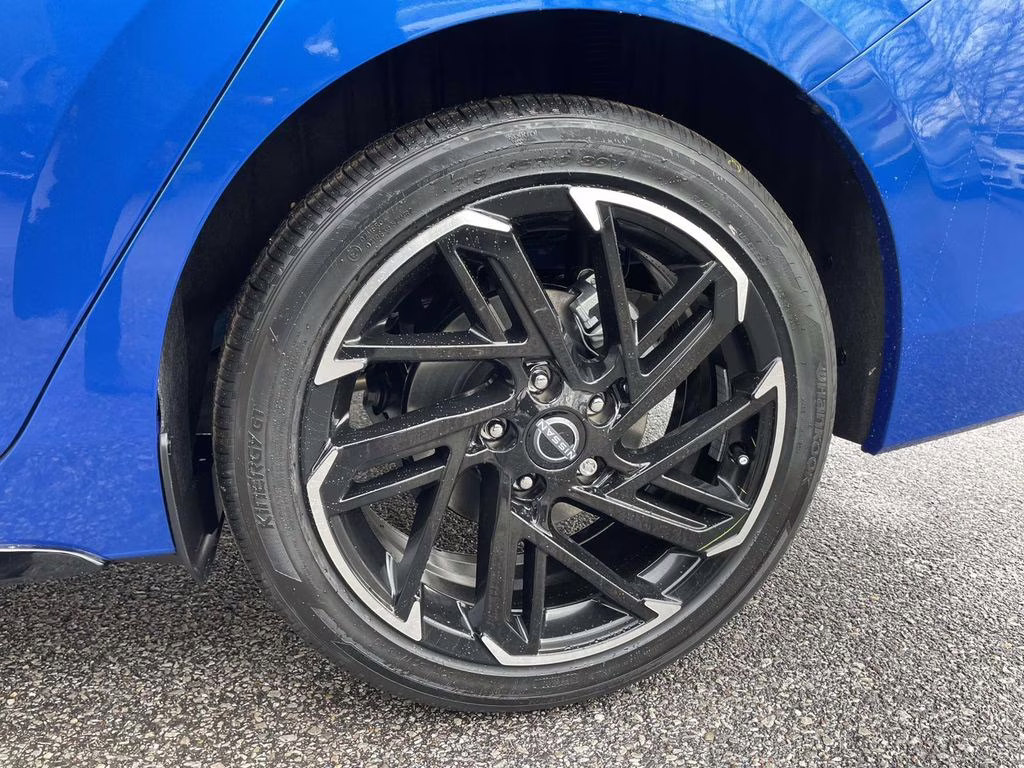 2026 Bluestone Pearl/Super Blk Nissan Sentra SR FWD Sedan