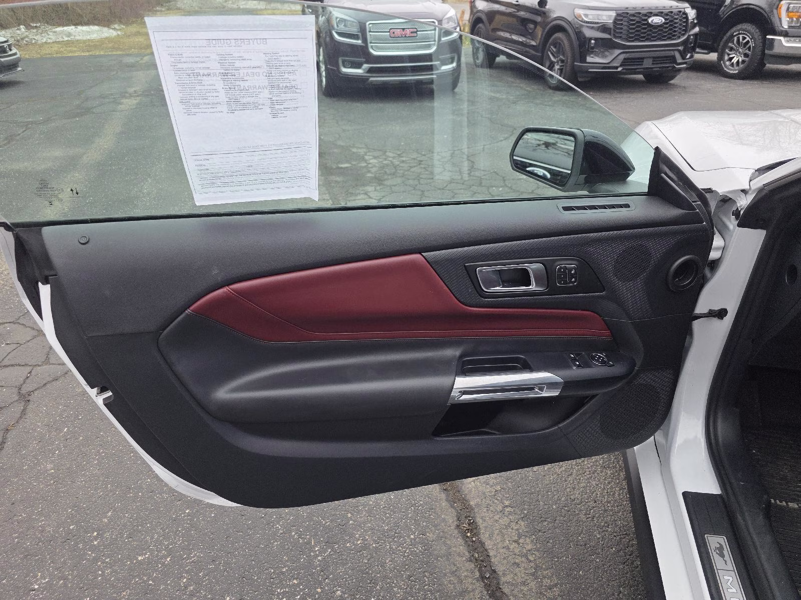 2025 Oxford White Ford Mustang EcoBoost Premium RWD Fastback